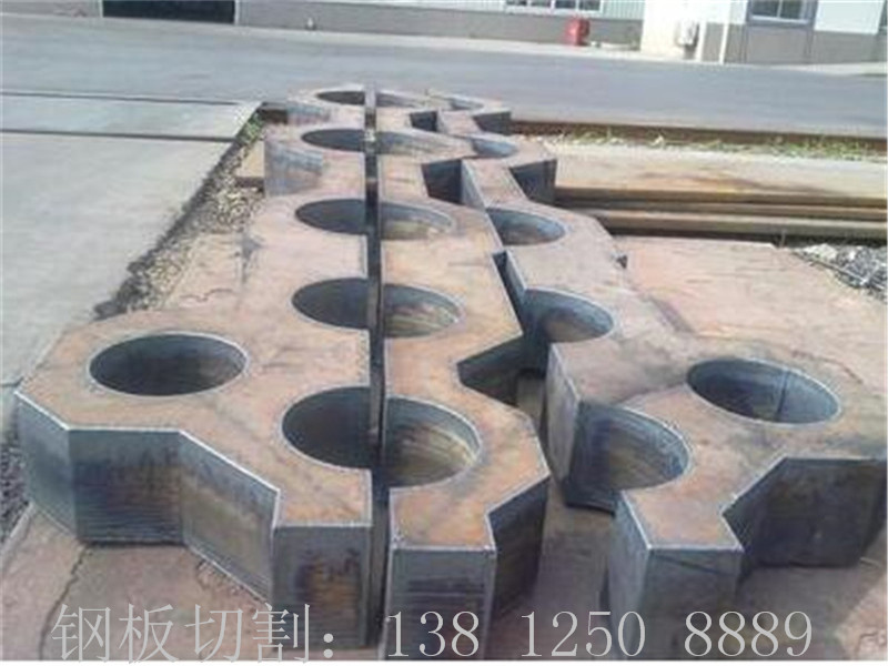 <b>钢板切割连体轴承座</b>